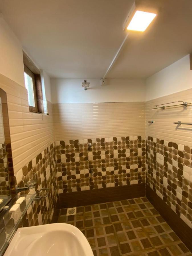 Ami Place Rooms With Kitchen Hikkaduwa Esterno foto