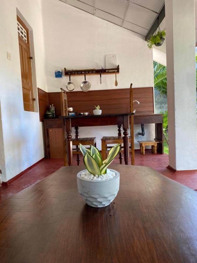 Ami Place Rooms With Kitchen Hikkaduwa Esterno foto