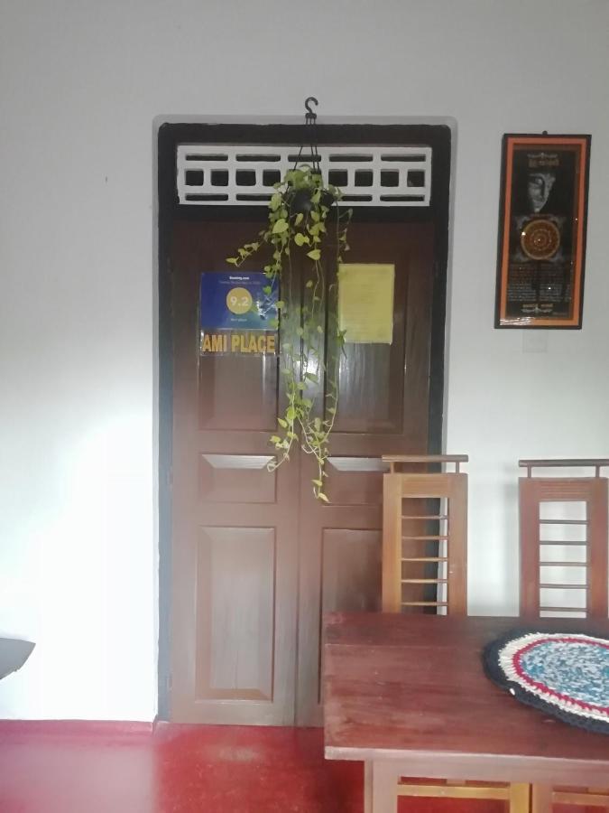 Ami Place Rooms With Kitchen Hikkaduwa Esterno foto