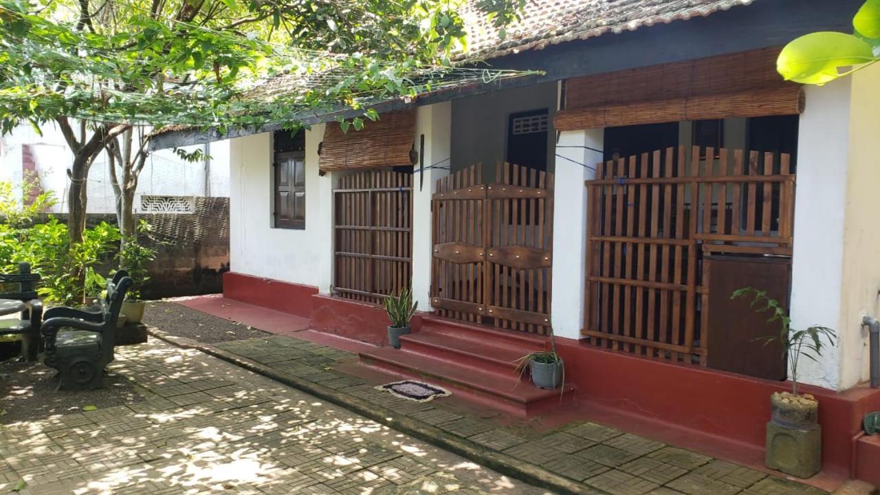 Ami Place Rooms With Kitchen Hikkaduwa Esterno foto