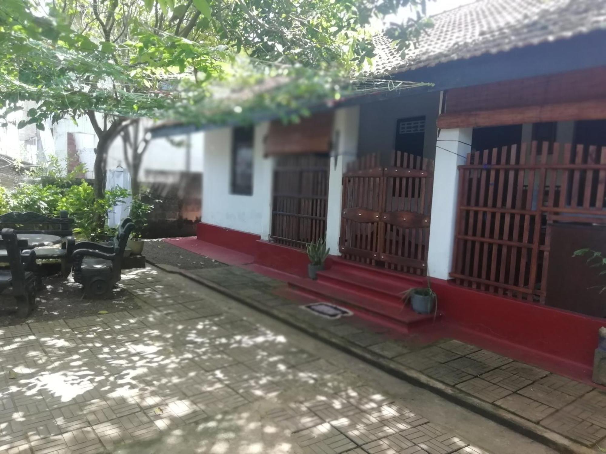 Ami Place Rooms With Kitchen Hikkaduwa Esterno foto
