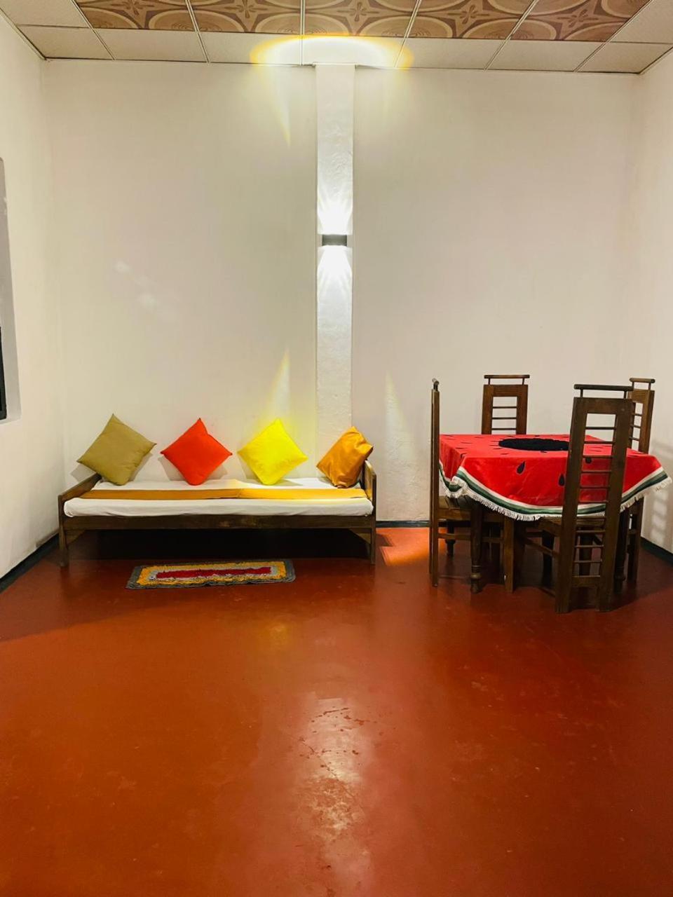 Ami Place Rooms With Kitchen Hikkaduwa Esterno foto