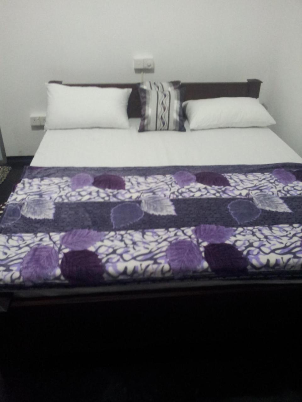 Ami Place Rooms With Kitchen Hikkaduwa Esterno foto