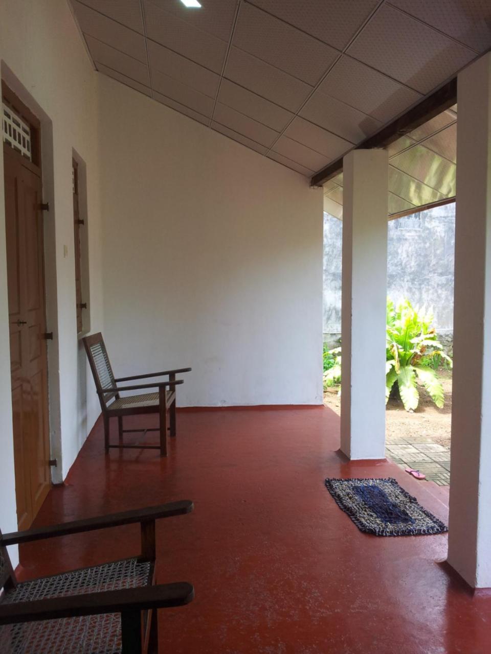 Ami Place Rooms With Kitchen Hikkaduwa Esterno foto