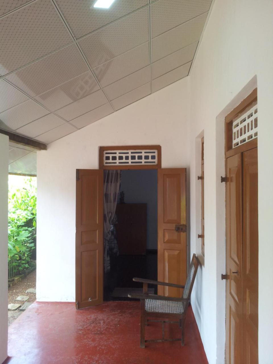 Ami Place Rooms With Kitchen Hikkaduwa Esterno foto