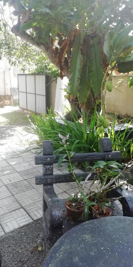 Ami Place Rooms With Kitchen Hikkaduwa Esterno foto